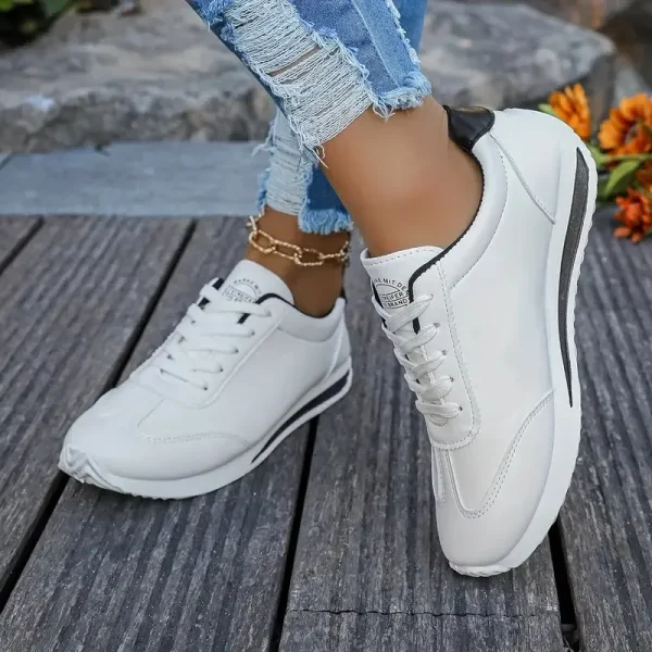 Zapatillas Casual Clásicas Blancas (Estilo Retro Elegante)